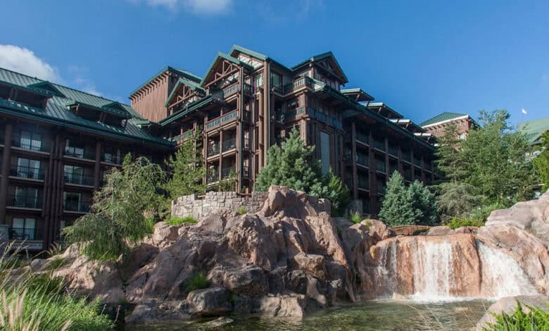 Disney's Wilderness Lodge in Disney World. Disney Wilderness Lodge boat transportation
