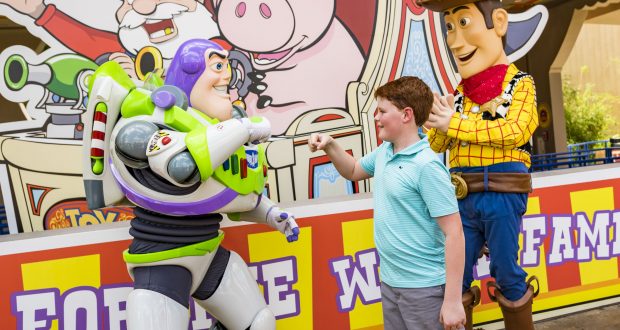 Buzz Lightyear _ Woody _ Toy Story Land WDW _ Disney Fanatic