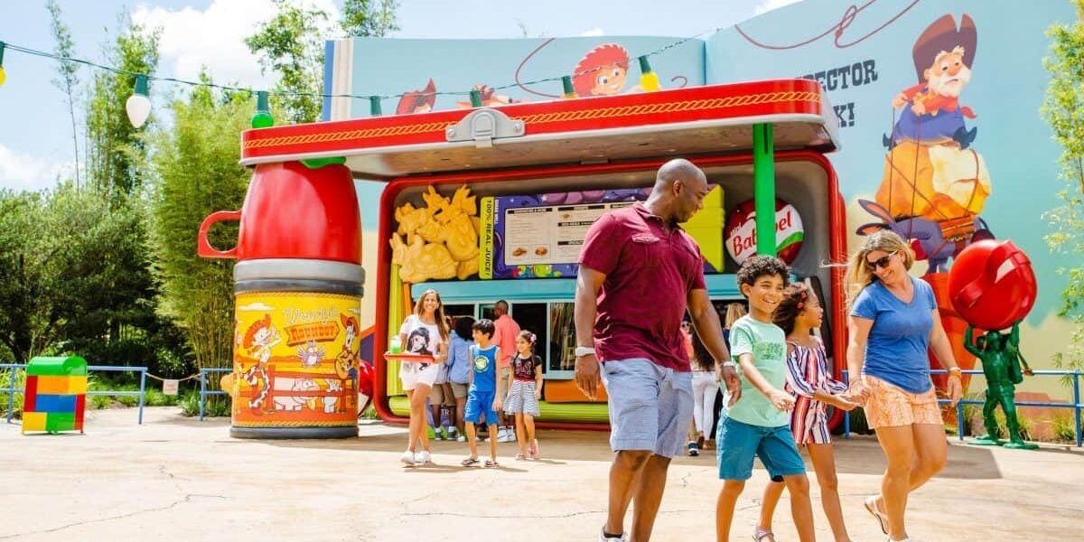 Woody's Lunchbox quick service at Disney World's Hollywood Studios Toy Story Land