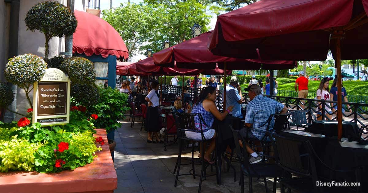 The Hollywood Brown Derby patio