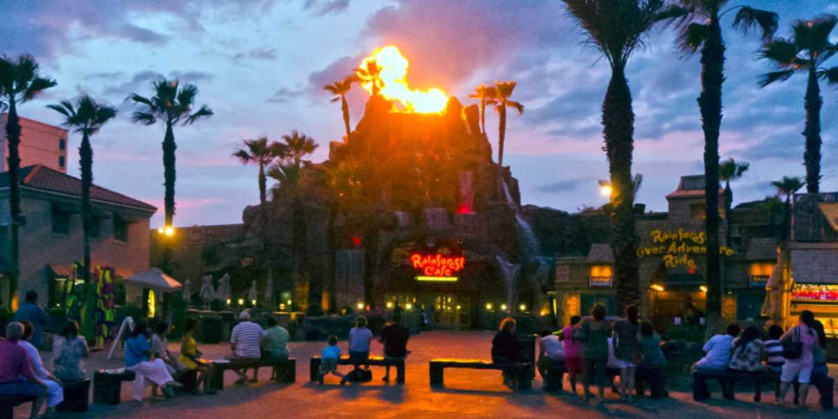 Texas Rainforest Cafe with Dark Ride. Disneyland Paris Rainforest Cafe rumor