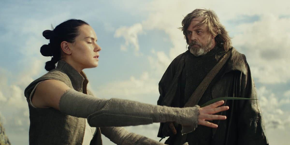 L-R: Rey (Daisy Ridley) and Luke Skywalker (R)
