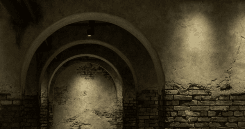 Enzos-Hideaway hall