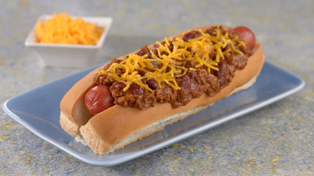 caseys-corner-chili-hotdog