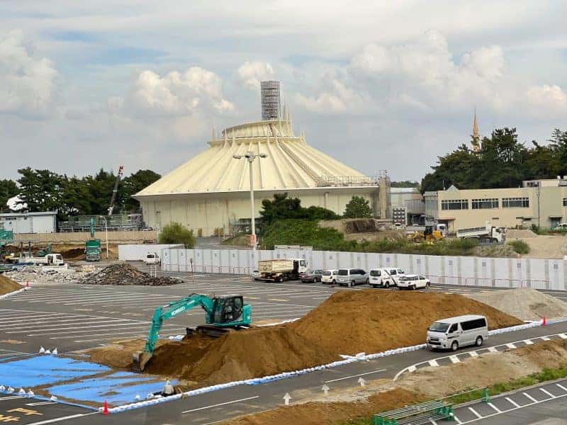 Space Mountain construction, Tokyo Disney