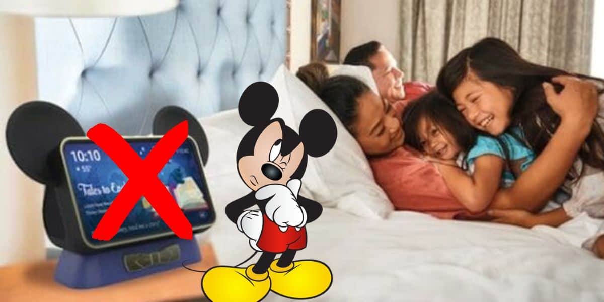 hey-disney-in-hotel-room