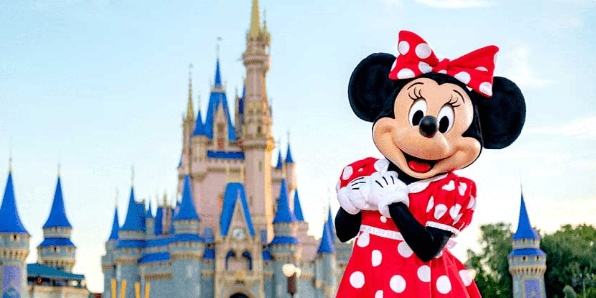 Minnie in front of Castle