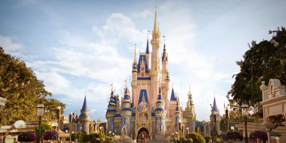 disney cast member wages