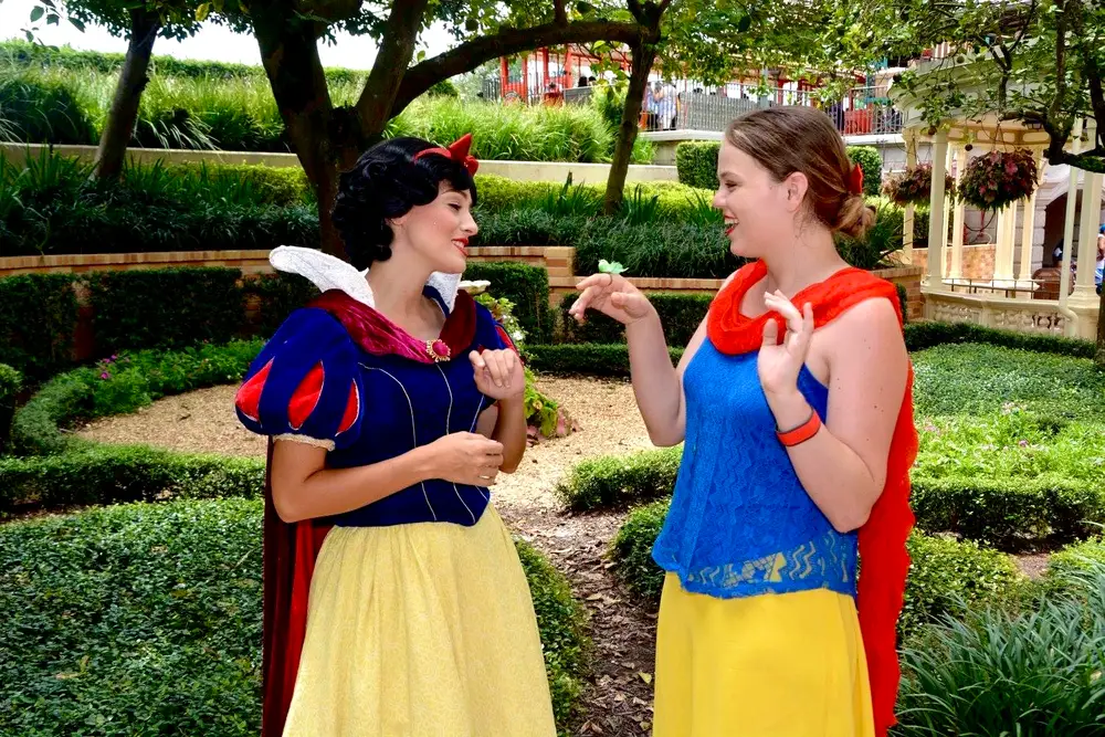 DisneyBounding Snow White