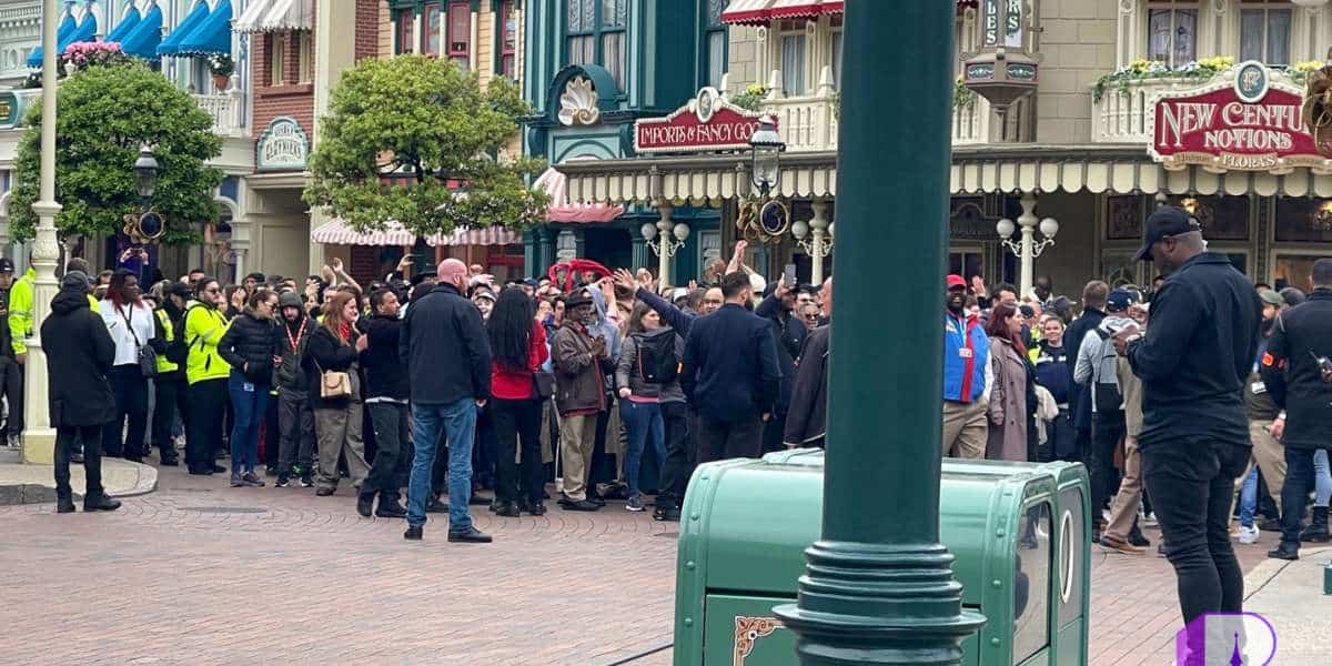 Disneyland Paris Strike Main Street