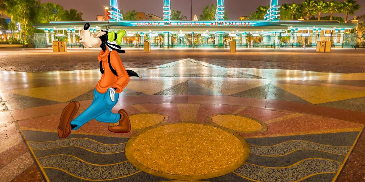 Esplanade Disneyland Entrance