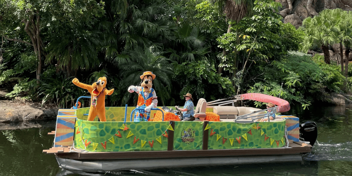 pluto and goofy, animal kingdom