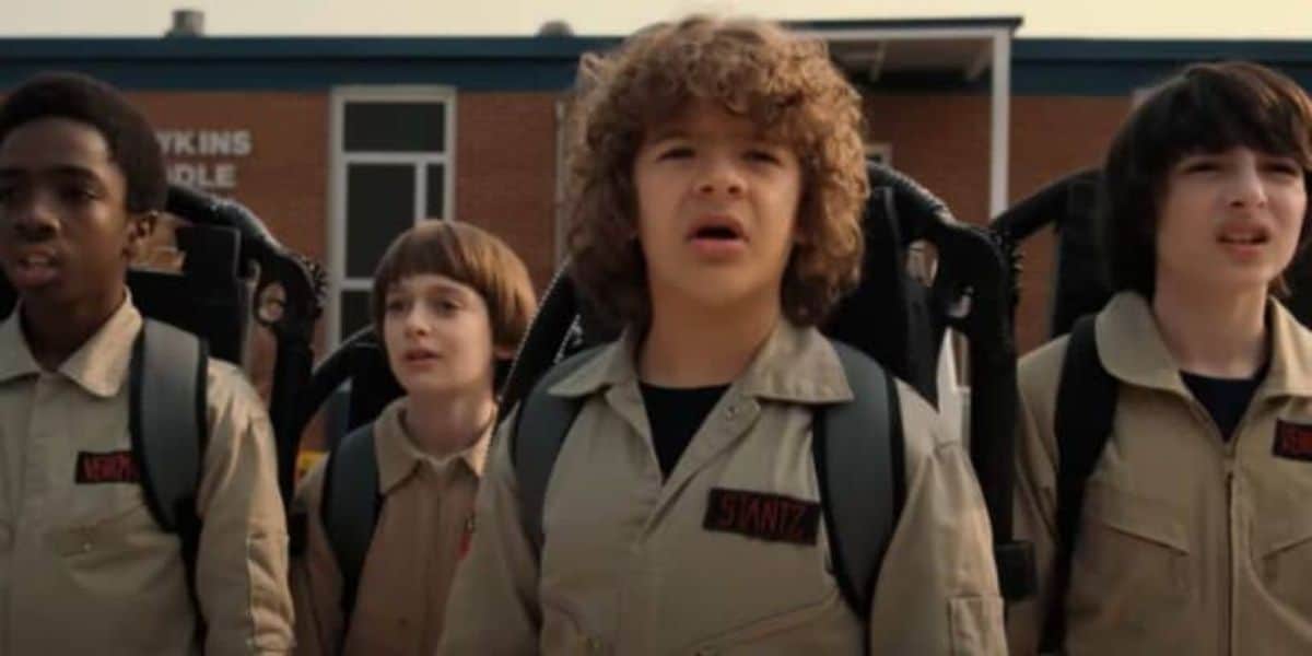 Stranger Things cast in ghostbusters costumes