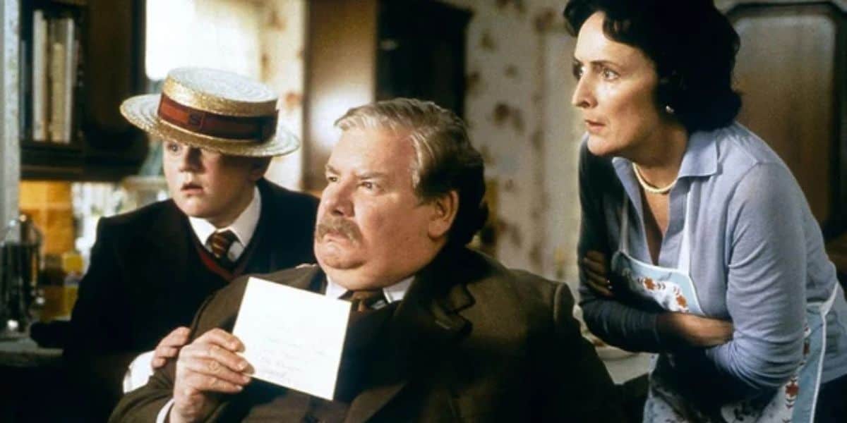 Fiona Shaw as Aunt Petunia in the Harry Potter movies