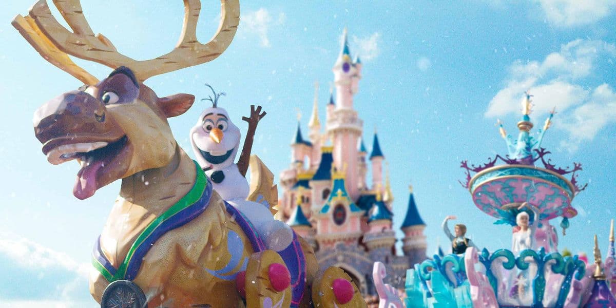 Olaf on Sven in Disney Stars on Parade