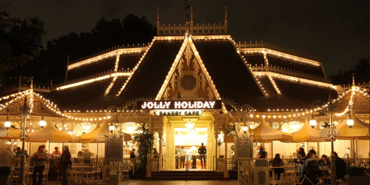Jolly Holiday Bakery Cafe Disneyland