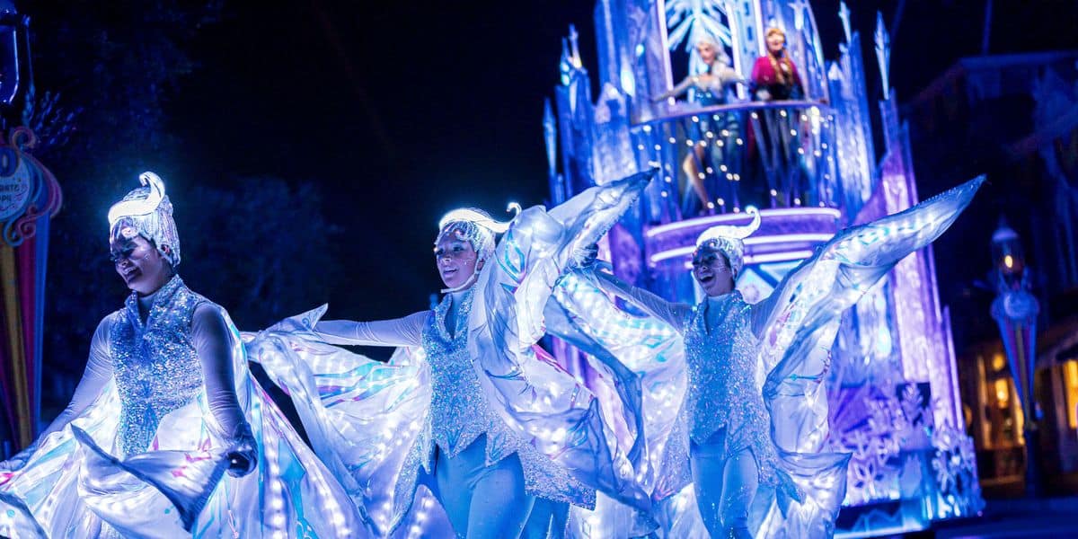 Paint the Night Parade Disneyland Resort