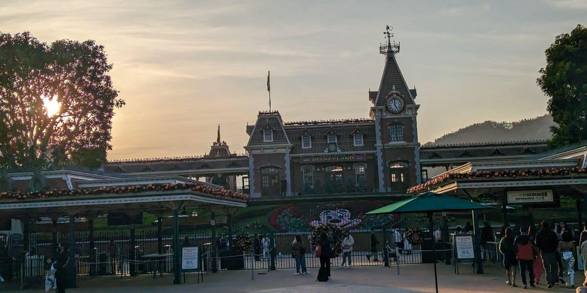 The entrance to Hong Kong Disneyland