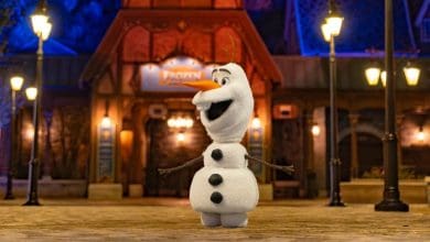 Olaf robotic character in Disneyland Paris. Disney park entry.