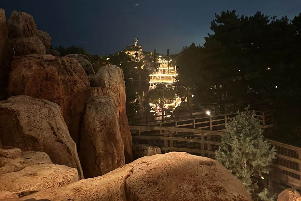Splash Mountain and the Mark Twain Riverboat at Tokyo Disneyland.