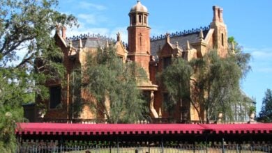 The Haunted Mansion and its queue at Magic Kingdom