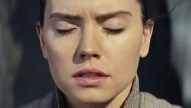 Rey meditating in 'The Last Jedi'