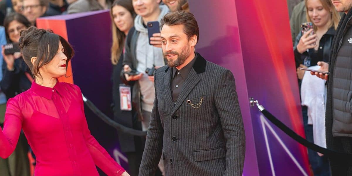 Kieran Culkin and his wife at a movie premiere.