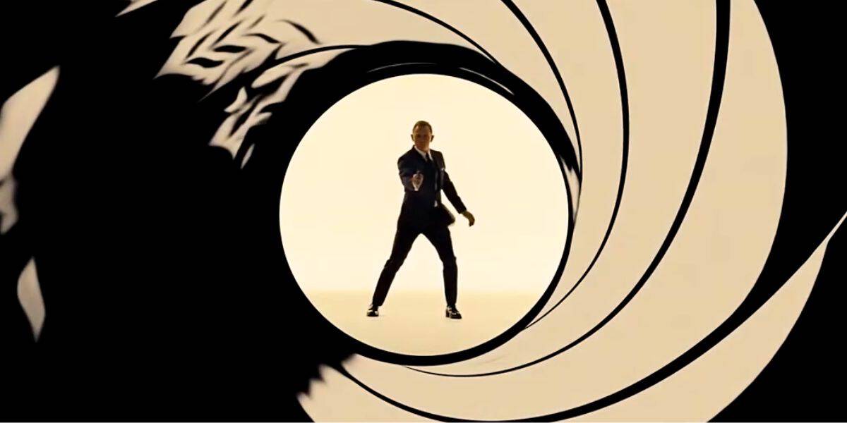 Daniel Craig in the iconic James Bond gun barrel