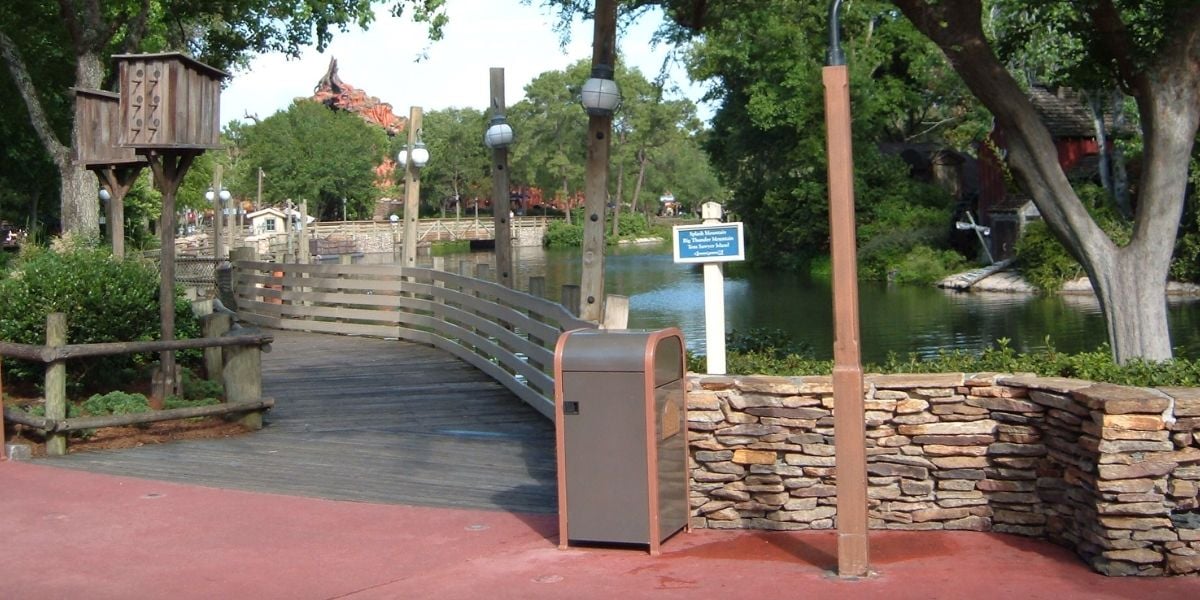 the frontierland boardwalk at magic kingdom