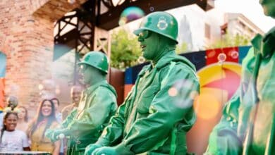 Green Army Men playing drums in Toy Story Land in Disney World's Hollywood Studios park