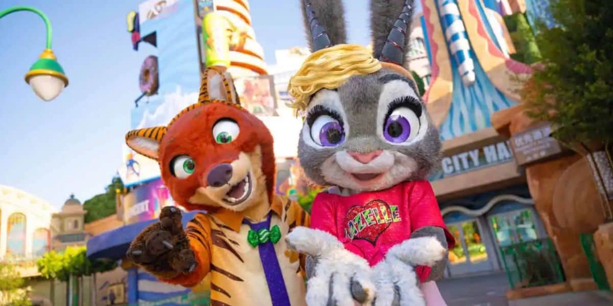 Judy and Nick from Zootopia dressed in halloween costumes at Shanghai Disneyland Resort