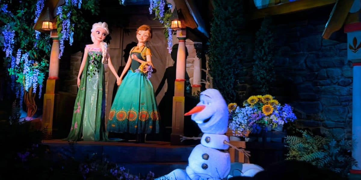 Elsa, Anna, and Olaf on Frozen Ever After at Epcot
