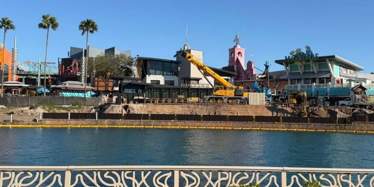 Construction crane at Universal CityWalk in Florida